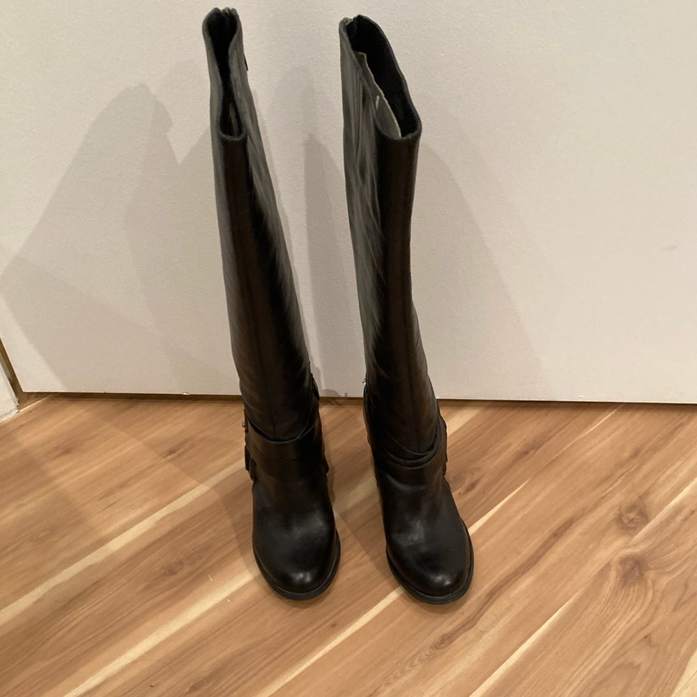 Fergie Varsity Knee High Boots - Picture 9 of 15